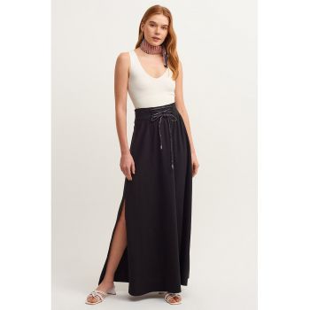 Fusta maxi cu slituri laterale