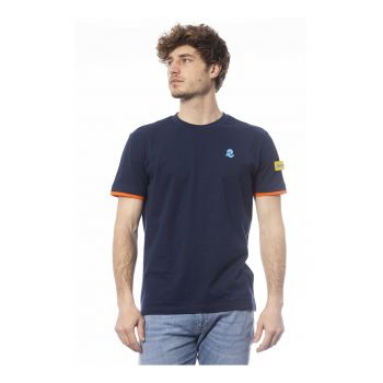 Tricou cambrat cu decolteu la baz gatului