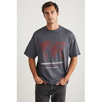 Tricou cu imprimeu grafic