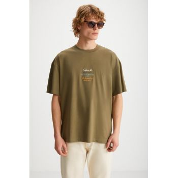 Tricou cu maneci cazute si imprimeu grafic pe partea din spate