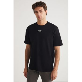 Tricou din bumbac cu decolteu la baza gatului