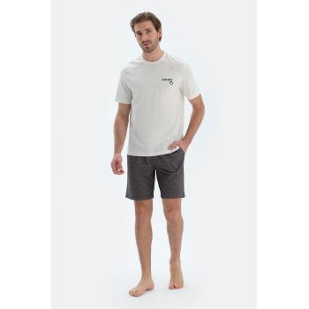 Pijama din bumbac si model cu pantaloni scurti