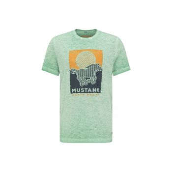Tricou cu decolteu la baza gatului si logo