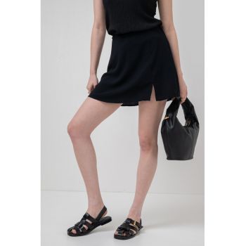 Pantaloni scurti cu model 2in1 si talie inalta