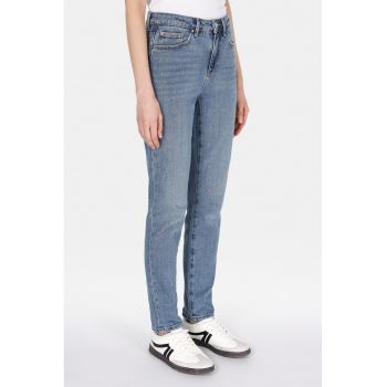 Blugi regular fit cu talie medie