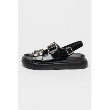 Sandale slingback de piele lacuita