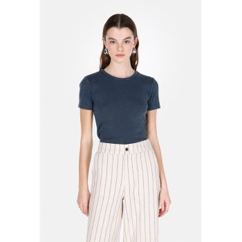 Tricou cambrat cu striatii