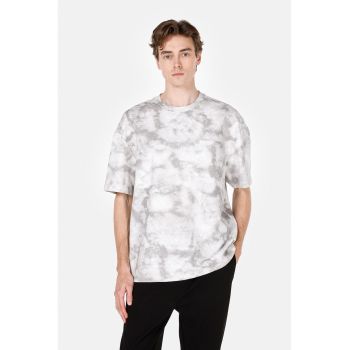 Tricou cu buzunar pe piept si model tie-dye