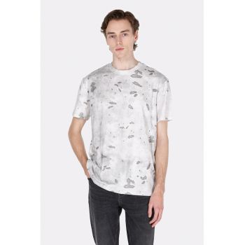 Tricou regular-fit cu model