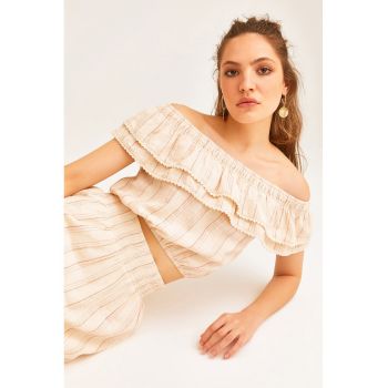 Bluza crop cu decolteu pe un umar
