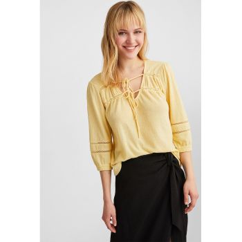 Bluza lejera cu decolteu in V