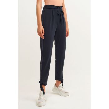 Pantaloni crop din amestec de modal cu talie inalta