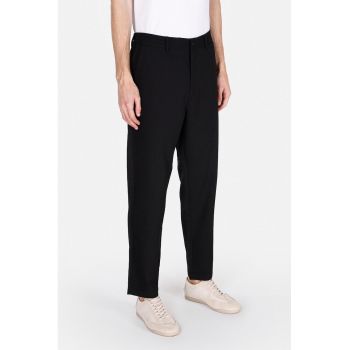 Pantaloni cu buzunare oblice