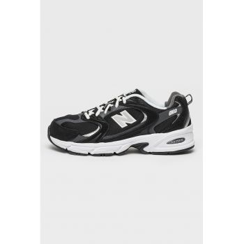 Pantofi sport cu detalii contrastante 530