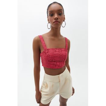 Top crop cu decolteu patrat