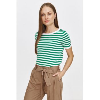 Tricou cu decolteu la baza gatului - in dungi