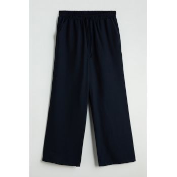 Pantaloni crop cu croiala ampla si talie ajustabila