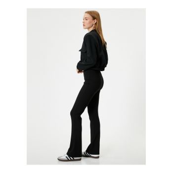 Pantaloni cu croiala bootcut si talie inalta