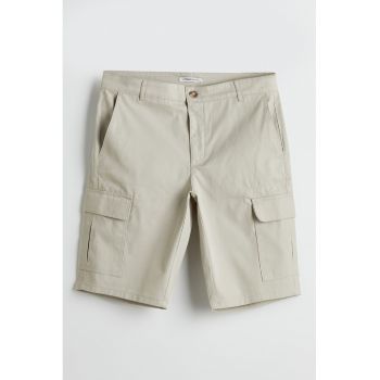 Pantaloni scurti cu buzunare