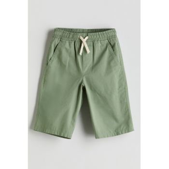 Pantaloni scurti uni cu cordon in talie