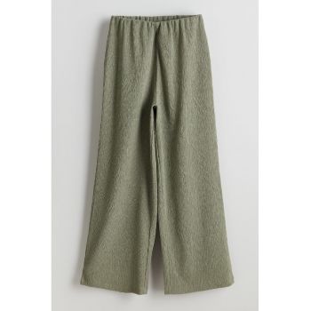 Pantaloni texturati cu croiala ampla