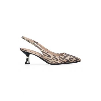 Pantofi cu animal print si toc kitten