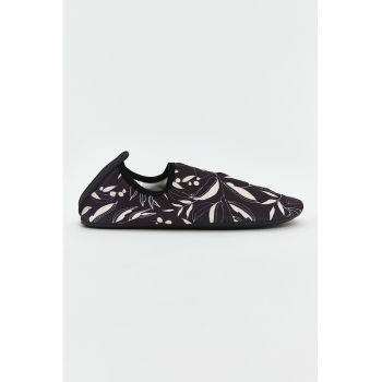 Pantofi din material textil cu imprimeu