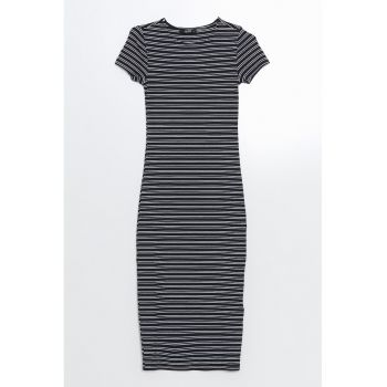 Rochie extra slim-fit cu model in dungi