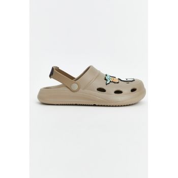Saboti slingback cu aplicatii