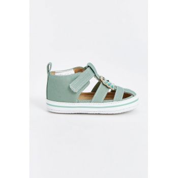 Sandale cu velcro si model crocodil
