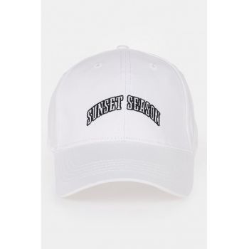 Sapca cu broderie text