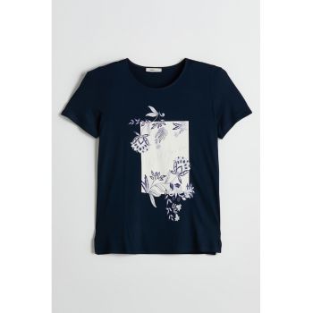 Tricou cu decolteu la baza gatului si imprimeu