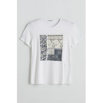 Tricou cu decolteu la baza gatului si imprimeu