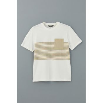 Tricou cu decolteu la baza gatului si model in dungi