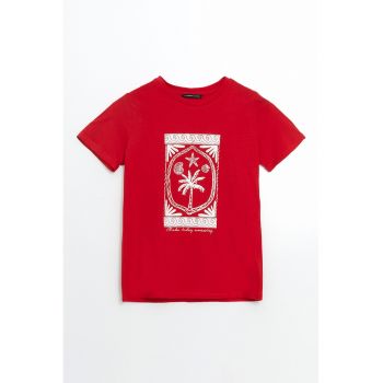 Tricou cu imprimeu si decolteu la baza gatului