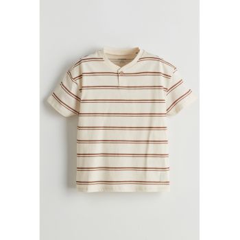 Tricou cu model cu dungi