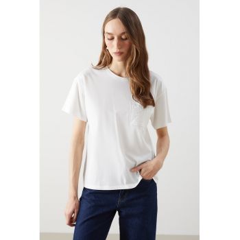 Tricou cu model uni si buzunar pe piept