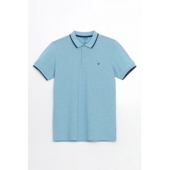 Tricou polo cu fenta cu nasturi
