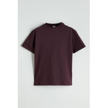 Tricou uni cu decolteu la baza gatului