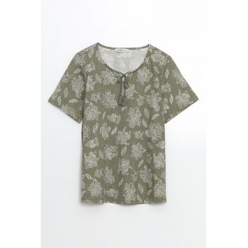 Bluza cu maneci scurte si model floral