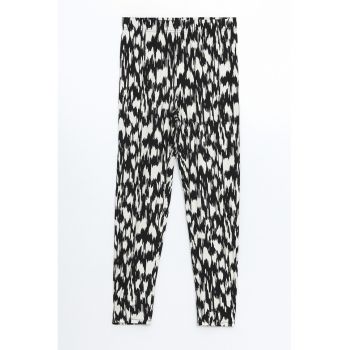 Pantaloni crop cu croiala conica