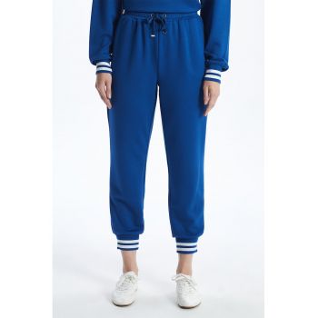 Pantaloni de trening drepti cu snur