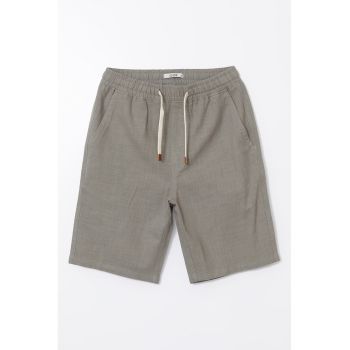 Pantaloni scurti cu snur si buzunare oblice