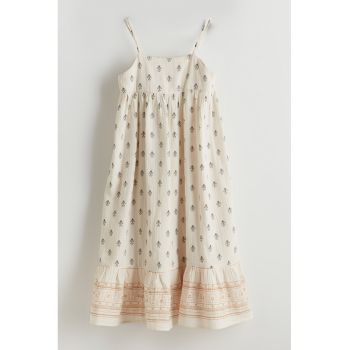Rochie cu model si terminatie cu volane