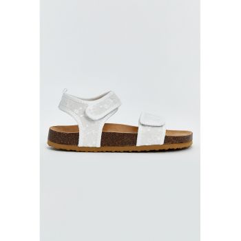 Sandale cu velcro si detalii brodate