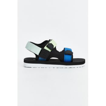 Sandale cu velcro
