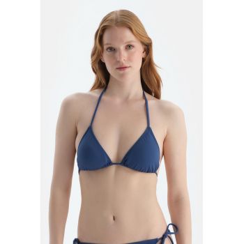 Sutien de baie cu cupe triunghiulare si burete