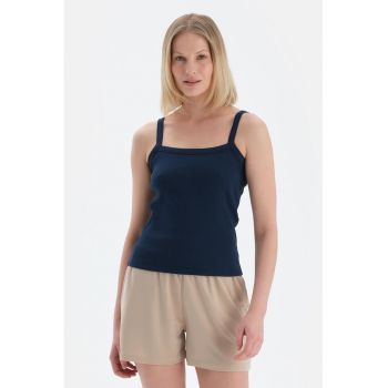 Top elastic cu decolteu patrat