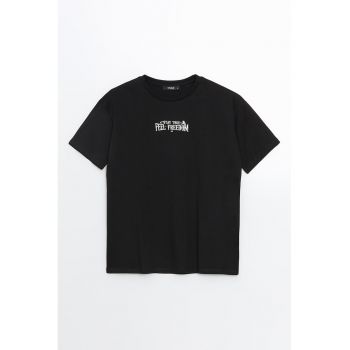 Tricou cu imprimeu grafic