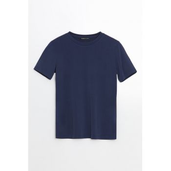 Tricou din amestec de modal cu decolteu la baza gatului